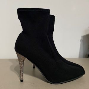 Beautiful Black Nina boots size 8